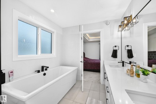 38 Avonlea Way, Spruce Grove, AB - Indoor Photo Showing Bathroom