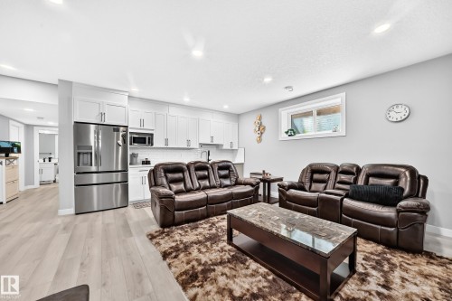 38 Avonlea Way, Spruce Grove, AB - Indoor