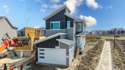 2403 209 Street NW Edmonton, AB T6M 3L4