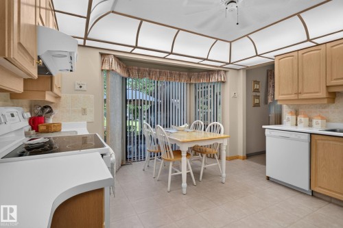 18132 78 Avenue Nw, Edmonton, AB - Indoor Photo Showing Kitchen