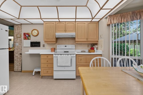 18132 78 Avenue Nw, Edmonton, AB - Indoor Photo Showing Other Room