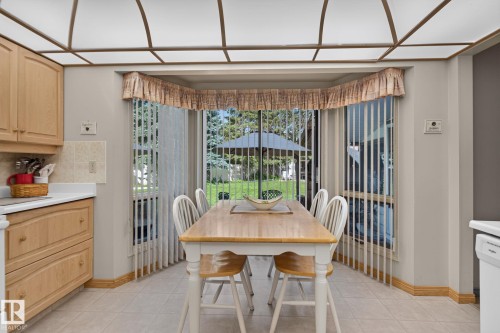 18132 78 Avenue Nw, Edmonton, AB - Indoor Photo Showing Dining Room