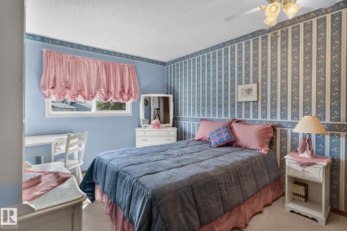 18132 78 Avenue Nw, Edmonton, AB - Indoor Photo Showing Bedroom