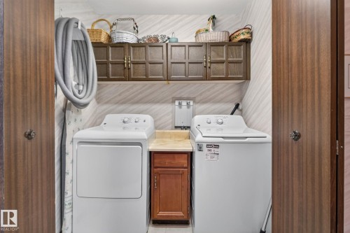 18132 78 Avenue Nw, Edmonton, AB - Indoor Photo Showing Laundry Room