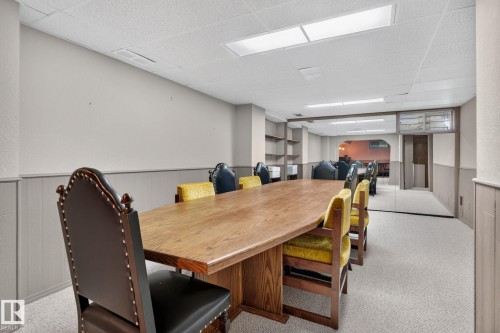 18132 78 Avenue Nw, Edmonton, AB - Indoor