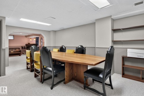 18132 78 Avenue Nw, Edmonton, AB - Indoor