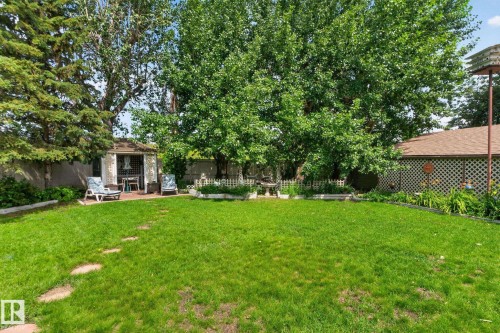 18132 78 Avenue Nw, Edmonton, AB - Outdoor