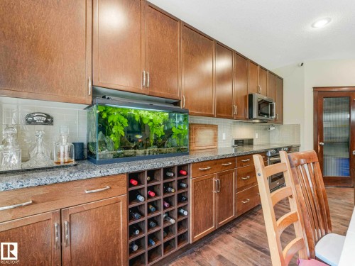 2825 Anderson Place Sw, Edmonton, AB - Indoor Photo Showing Kitchen