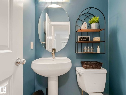 2825 Anderson Place Sw, Edmonton, AB - Indoor Photo Showing Bathroom