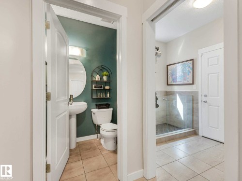 2825 Anderson Place Sw, Edmonton, AB - Indoor Photo Showing Bathroom