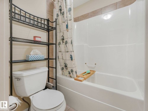 2825 Anderson Place Sw, Edmonton, AB - Indoor Photo Showing Bathroom