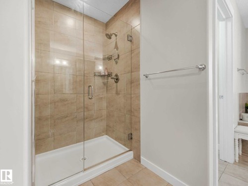 2825 Anderson Place Sw, Edmonton, AB - Indoor Photo Showing Bathroom