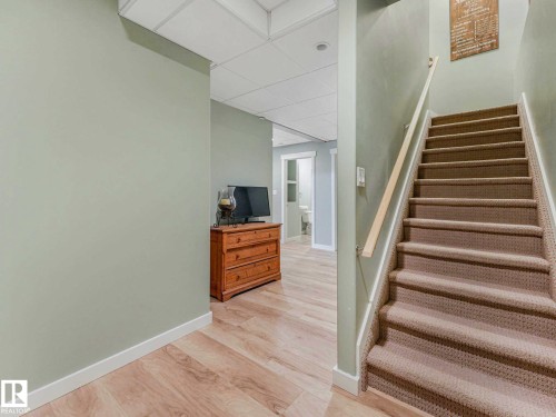 2825 Anderson Place Sw, Edmonton, AB - Indoor Photo Showing Other Room