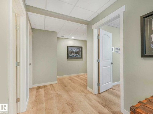 2825 Anderson Place Sw, Edmonton, AB - Indoor Photo Showing Other Room