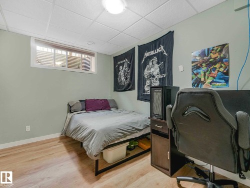 2825 Anderson Place Sw, Edmonton, AB - Indoor Photo Showing Bedroom