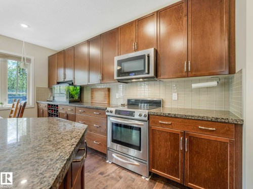 2825 Anderson Place Sw, Edmonton, AB - Indoor Photo Showing Kitchen