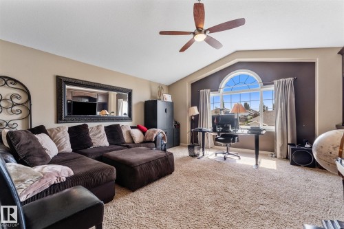 8 Danfield Place, Spruce Grove, AB - Indoor Photo Showing Living Room