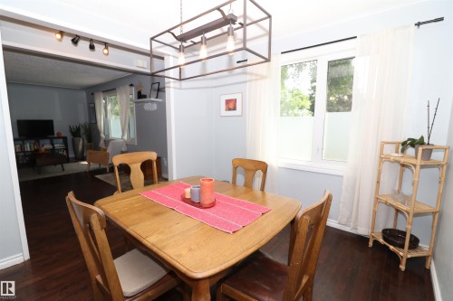 8620 79 Street Nw, Edmonton, AB - Indoor Photo Showing Dining Room