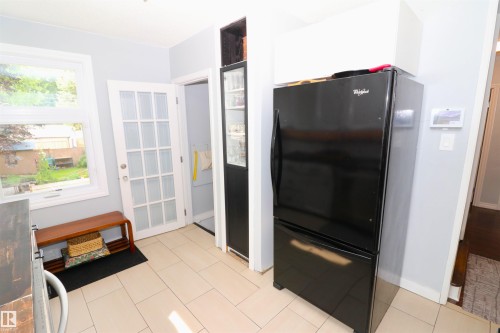 8620 79 Street Nw, Edmonton, AB - Indoor Photo Showing Other Room