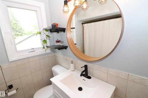 8620 79 Street Nw, Edmonton, AB - Indoor Photo Showing Bathroom