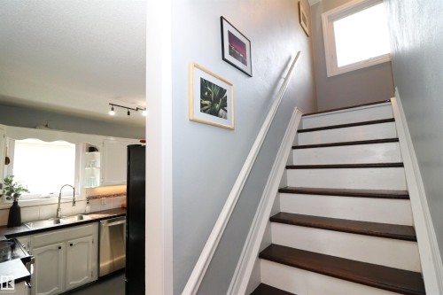 8620 79 Street Nw, Edmonton, AB - Indoor Photo Showing Other Room