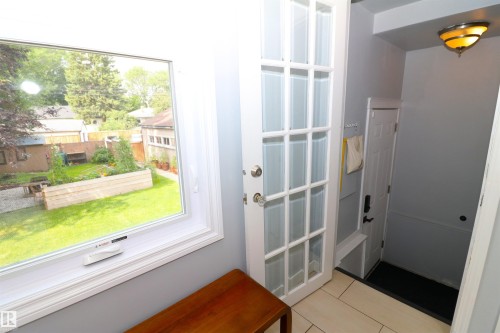 8620 79 Street Nw, Edmonton, AB - Indoor Photo Showing Other Room