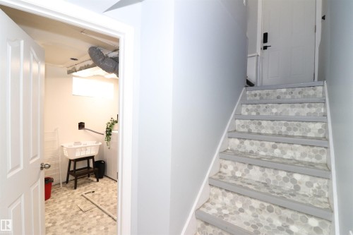 8620 79 Street Nw, Edmonton, AB - Indoor Photo Showing Other Room
