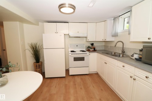 8620 79 Street Nw, Edmonton, AB - Indoor Photo Showing Kitchen With Double Sink