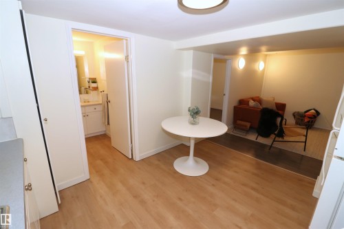 8620 79 Street Nw, Edmonton, AB - Indoor Photo Showing Other Room