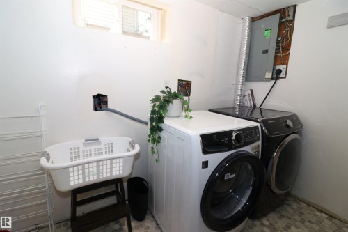 8620 79 Street Nw, Edmonton, AB - Indoor Photo Showing Laundry Room