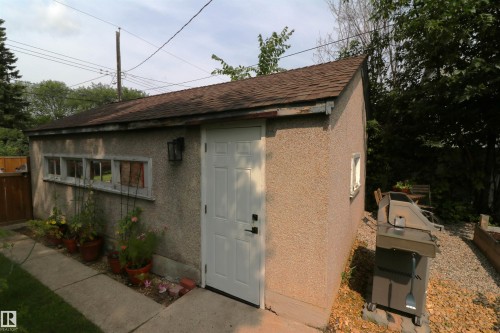 8620 79 Street Nw, Edmonton, AB - Outdoor