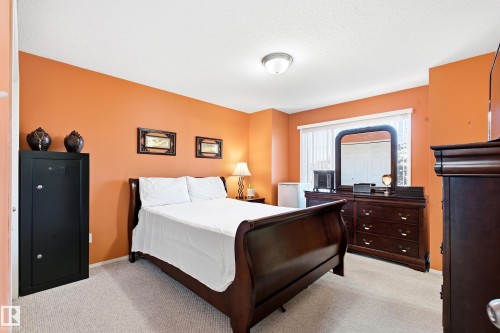 2806 31 Street Nw, Edmonton, AB - Indoor Photo Showing Bedroom