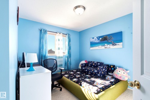 2806 31 Street Nw, Edmonton, AB - Indoor Photo Showing Bedroom