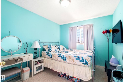 2806 31 Street Nw, Edmonton, AB - Indoor Photo Showing Bedroom