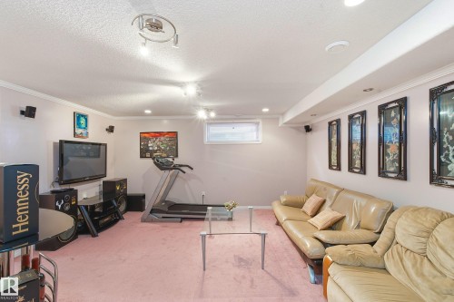 2806 31 Street Nw, Edmonton, AB - Indoor