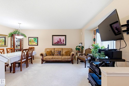 2806 31 Street Nw, Edmonton, AB - Indoor