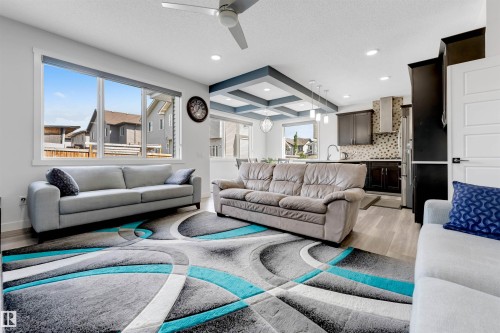 2912 12 Avenue Nw, Edmonton, AB - Indoor Photo Showing Living Room