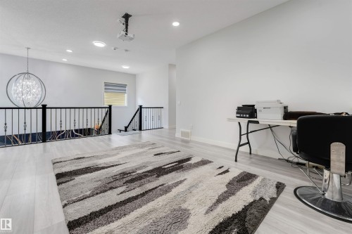 2912 12 Avenue Nw, Edmonton, AB - Indoor