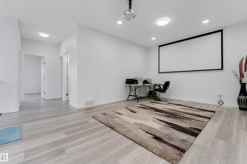 2912 12 Avenue Nw, Edmonton, AB - Indoor