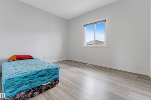 2912 12 Avenue Nw, Edmonton, AB - Indoor Photo Showing Bedroom