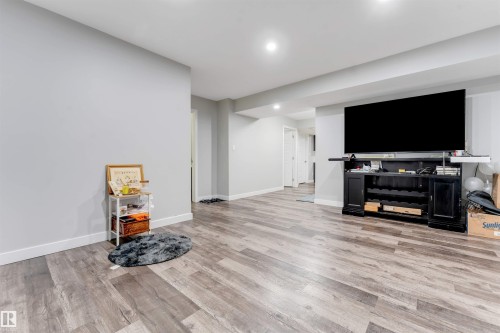 2912 12 Avenue Nw, Edmonton, AB - Indoor