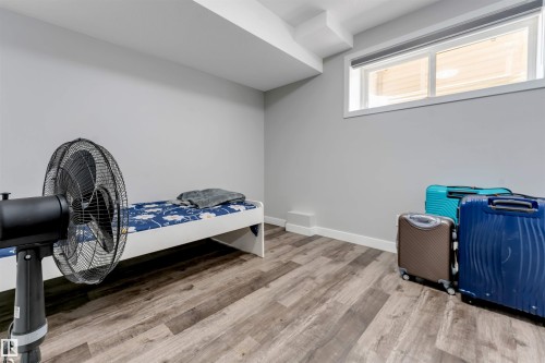 2912 12 Avenue Nw, Edmonton, AB - Indoor