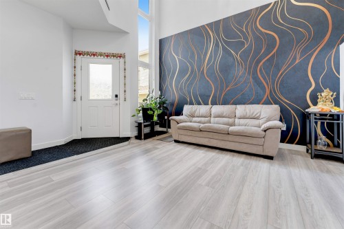 2912 12 Avenue Nw, Edmonton, AB - Indoor