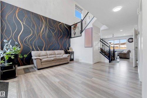 2912 12 Avenue Nw, Edmonton, AB - Indoor