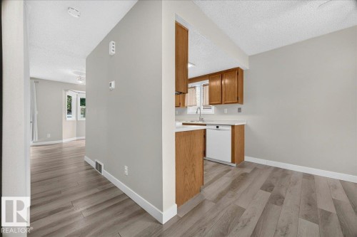 #23 10453 20 Av Nw, Edmonton, AB - Indoor