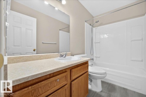 #23 10453 20 Av Nw, Edmonton, AB - Indoor Photo Showing Bathroom