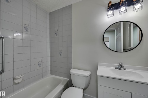 5507 179 Street Nw, Edmonton, AB - Indoor Photo Showing Bathroom