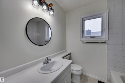 5507 179 Street Nw, Edmonton, AB - Indoor Photo Showing Bathroom