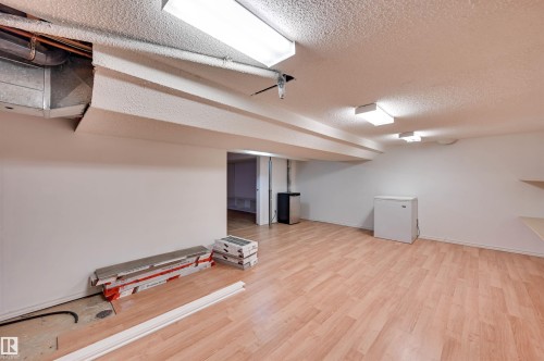 5507 179 Street Nw, Edmonton, AB - Indoor