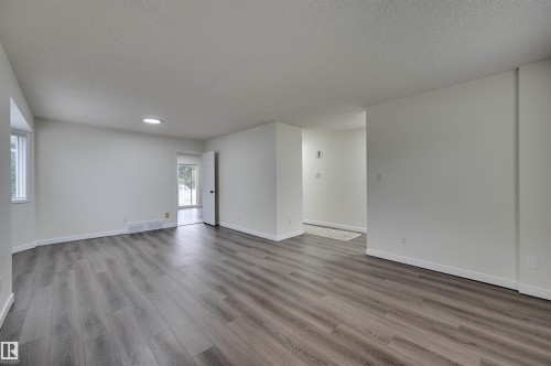 5507 179 Street Nw, Edmonton, AB - Indoor Photo Showing Other Room